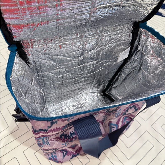 Kavu Insulated XL Takeout Tote - Picture 9 of 12